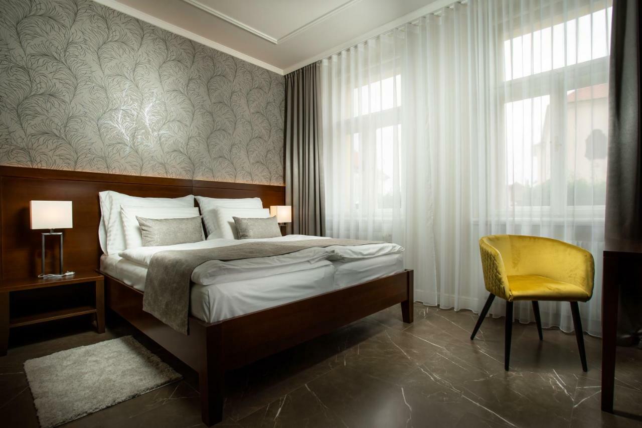 Hotel Anna Beroun  Extérieur photo
