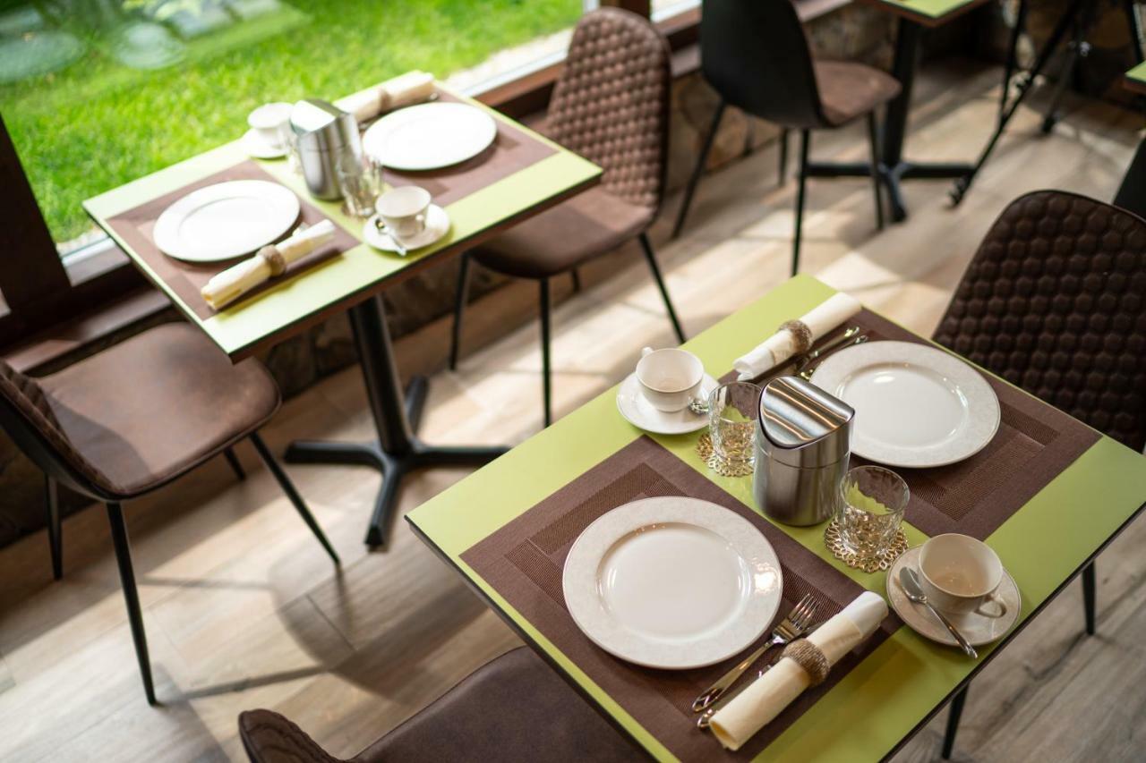 Hotel Anna Beroun  Extérieur photo